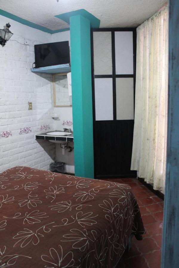Hotel Posada Chamacuero Comonfort المظهر الخارجي الصورة